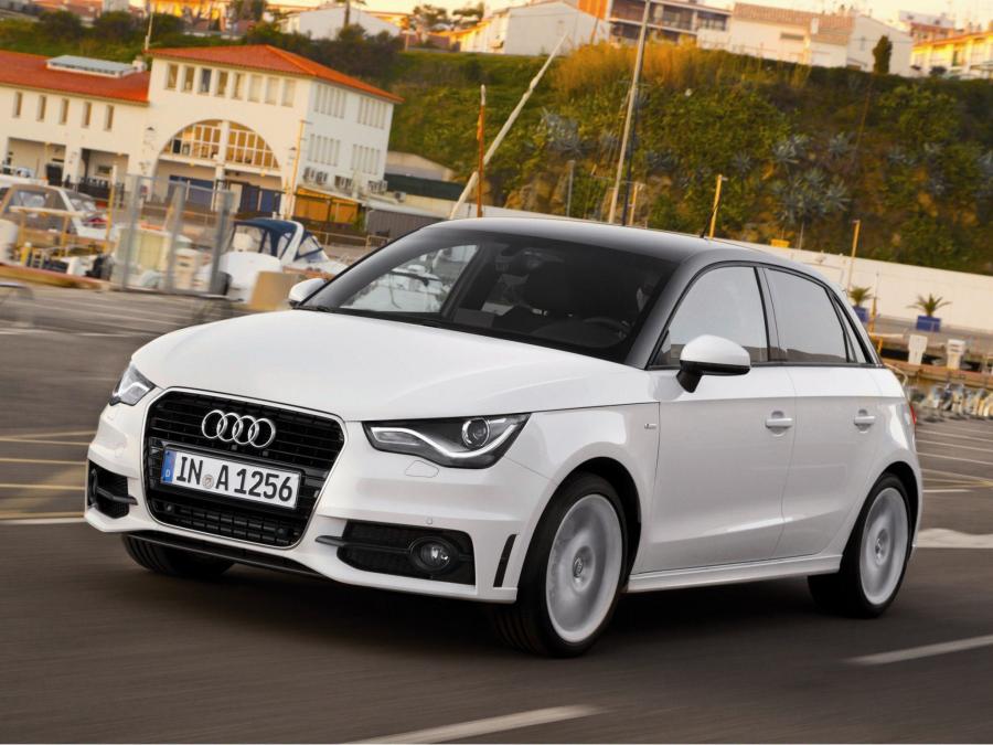  Audi A1 Sportback TDI S-Line (8X) 2012 года  (фото 14 из 19)